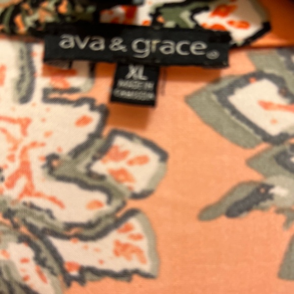 Ava & Grace Women’s XL Mandarin Collar, 4 Button Down, Convertible Sleeve Top - Picture 4 of 5